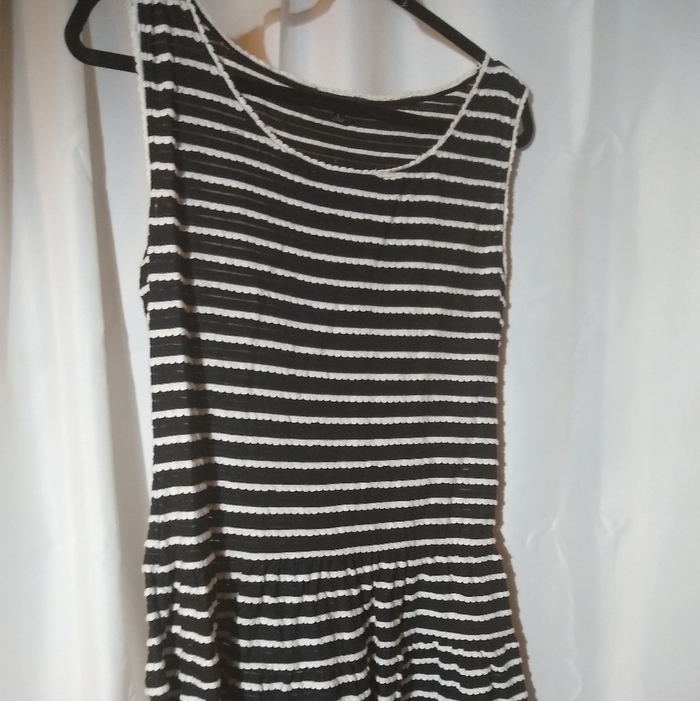 Knitted black and white max edition dress